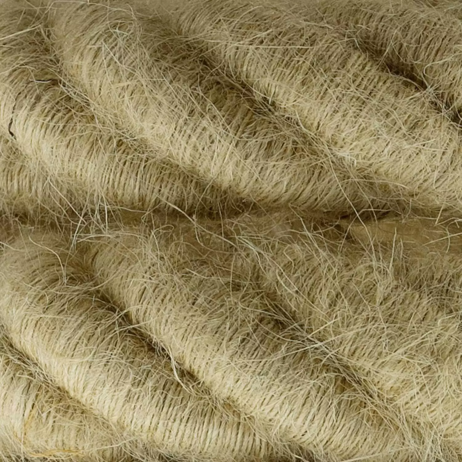 Electrische 3XL touwkabel, 3 x 0,75 mm. Binnenkabels bedekt met textiel en jute.. Diameter 30 mm.