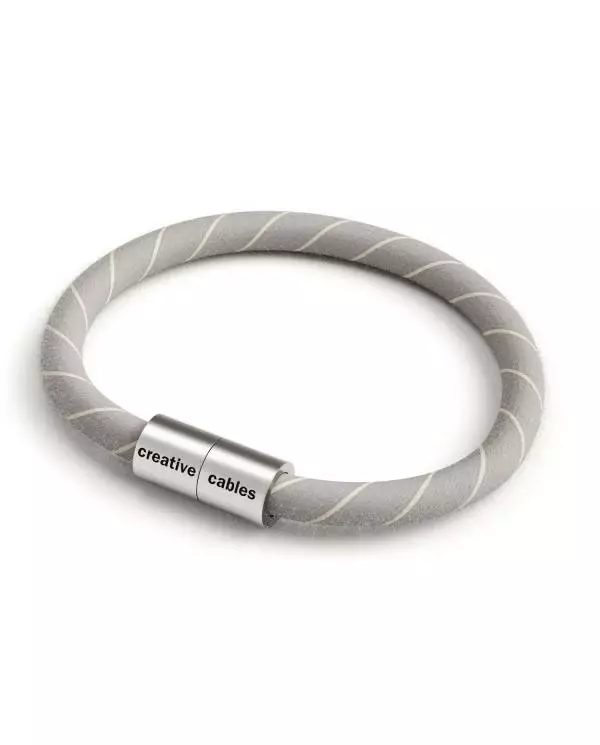 Bracelet with Matt silver magnetic clasp and ERD22 cable